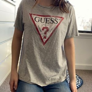 gray GUESS triangle tee shirt